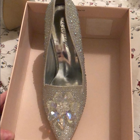 Silver flower Rhinestone shoes - Picture 3 of 5